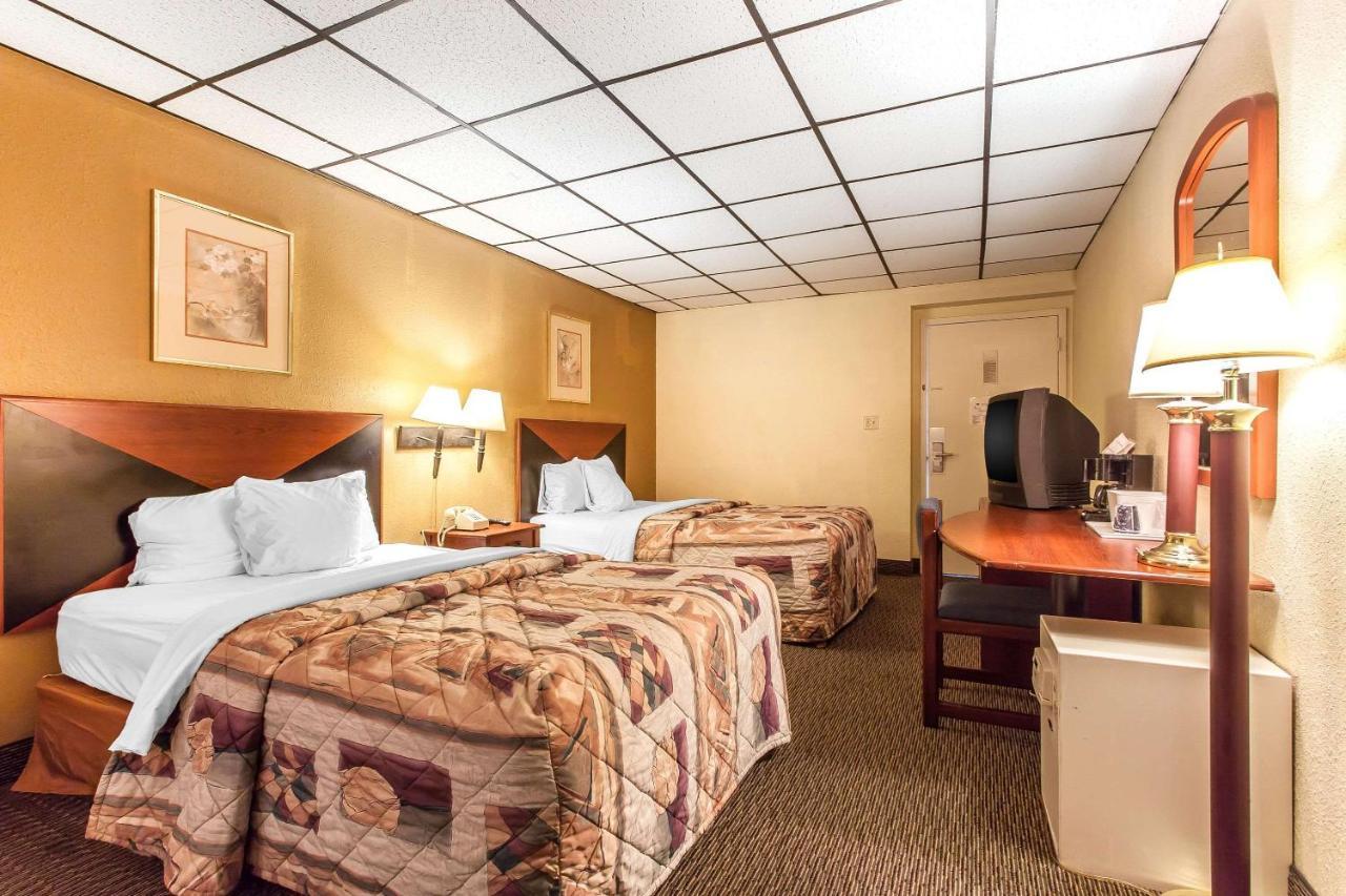 Rodeway Inn North Сандаски Экстерьер фото
